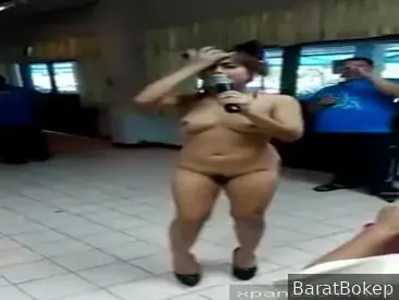 ABG Banjarmasin Nyanyi Bugil, Toge Goyang Memek Basah