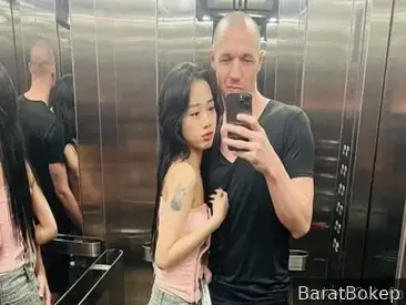 Cowok Travelvids bareng cewek nakal yang doyan kontol bule