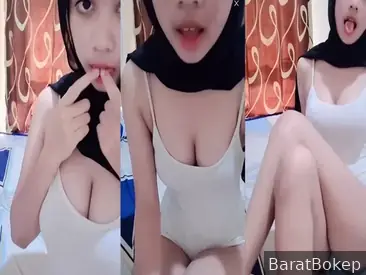 Hijab Cantik Indo Seksi Pamer Body Bugil Panas Gila