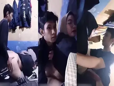 Hijabers Kacamata Montok Ngewe Ganas Becek